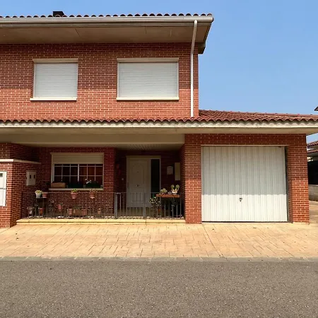 Holiday home Casa Grande Con Gran Jardin Privado